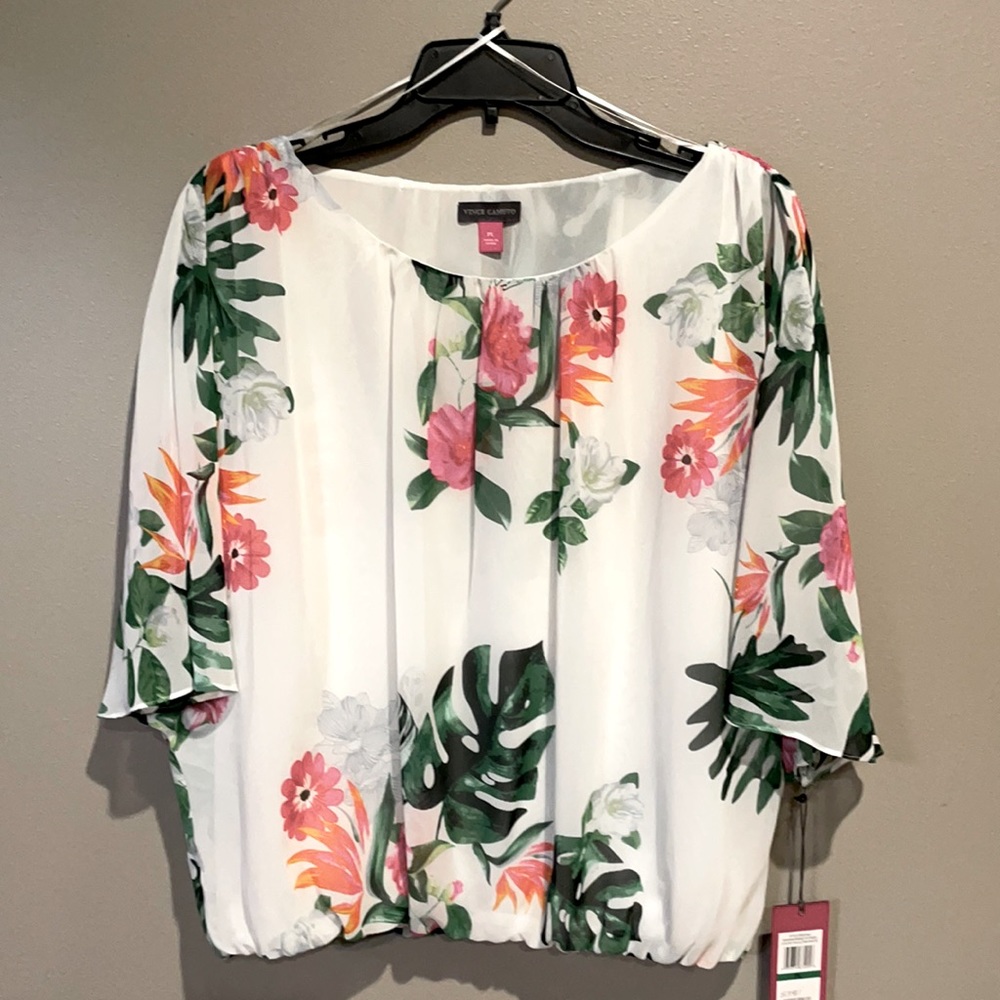 NWT Vince Camuto Top LP